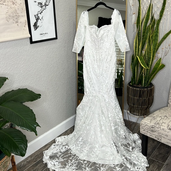 HOUSE OF CB 'Isabelle' White Lace Long Sleeve Bridal Gown NWOT - Picture 15 of 16